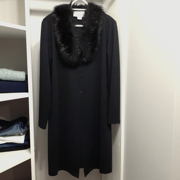 Jacket - Black with faux fur collar - Picture 1 of 2